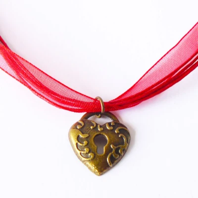 Colgante Corazón Encadenado